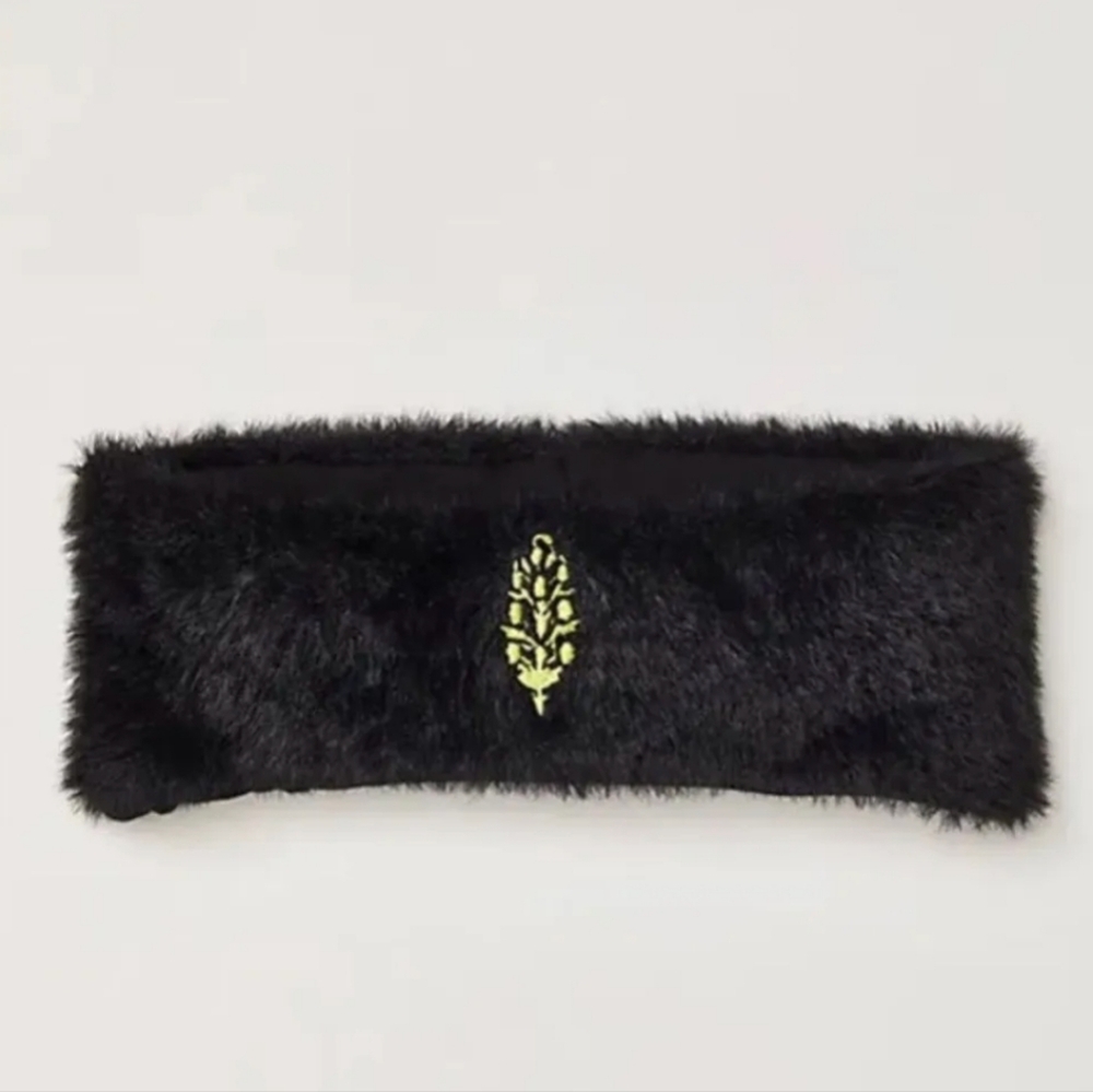 FREE PEOPLE NWT EAR WARMER